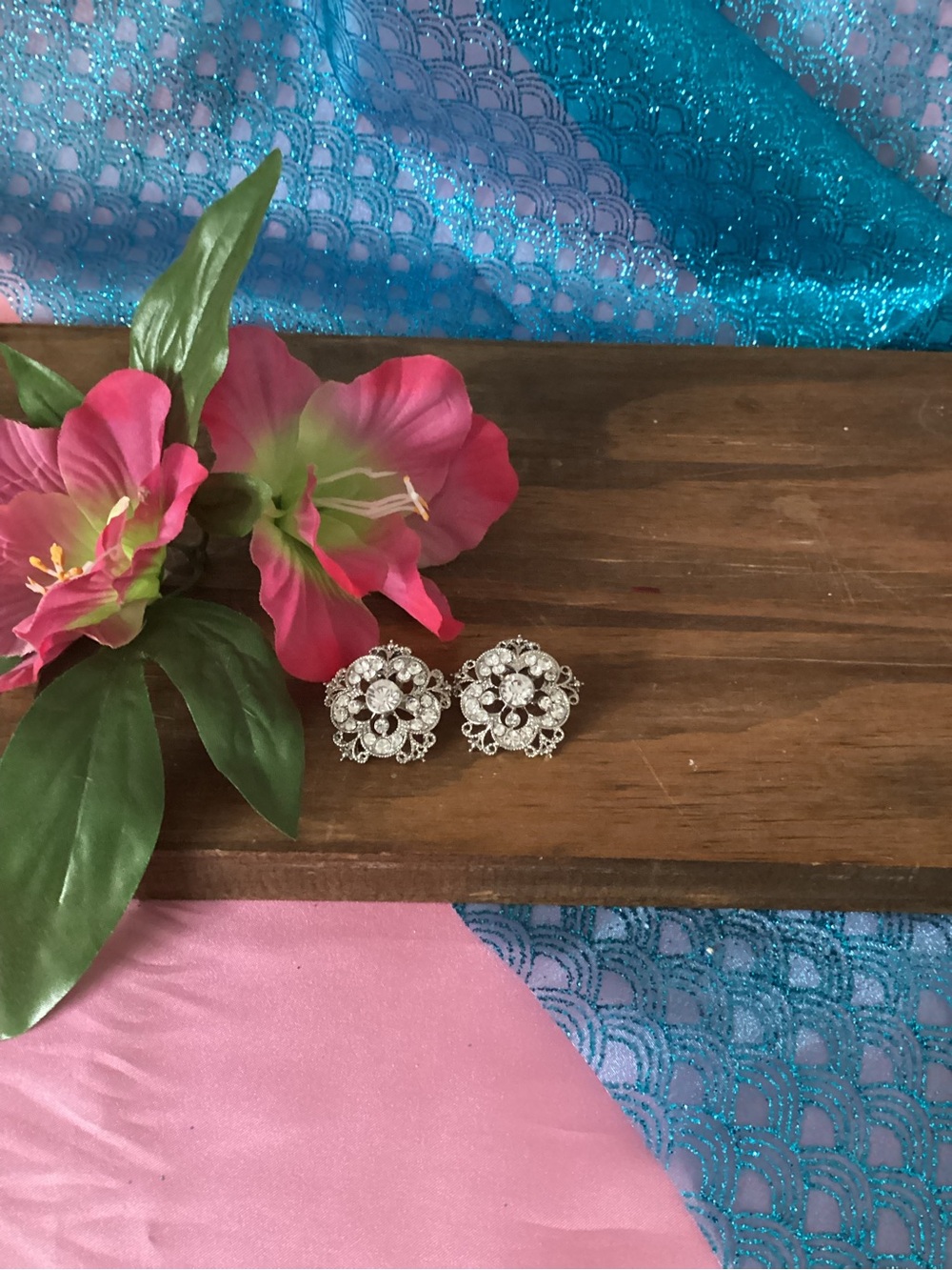 Rhinestone Flower Cluster Stud Earrings - Silver Sparkle
